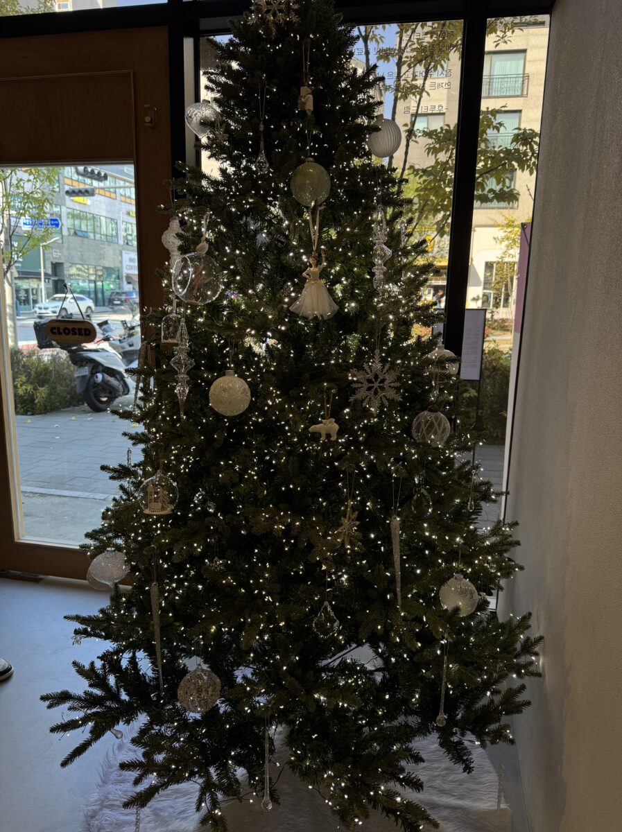 다산 커피맛집 후투티의 크리스마스 트리