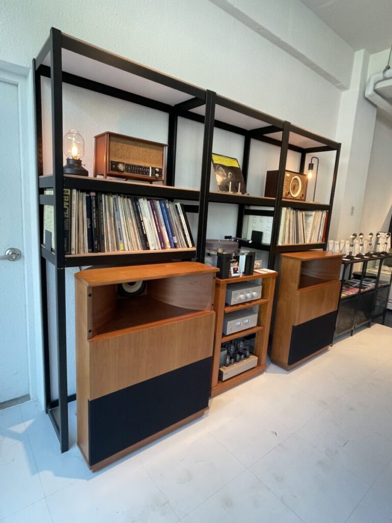 양평 커피 맛집 핀츠 커피의 진공관 앰프