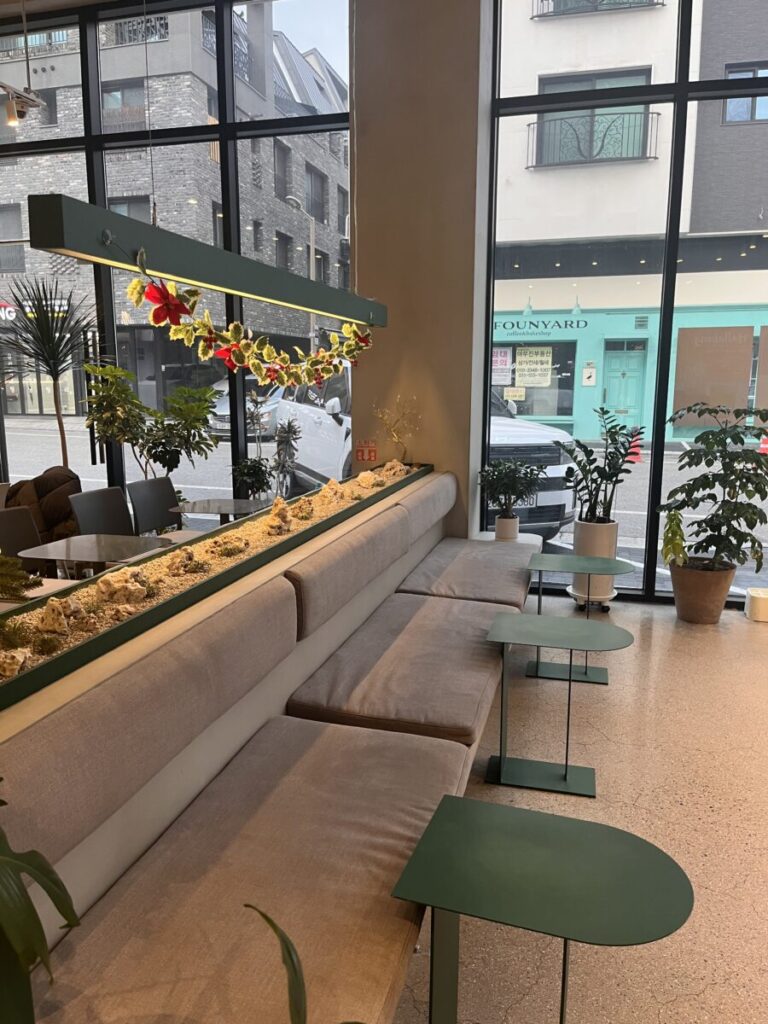 다산 커피맛집 커스텀커피 매장 내부 이미지