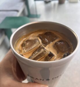 다산 커피맛집 커스텀커피 플랫화이트 이미지